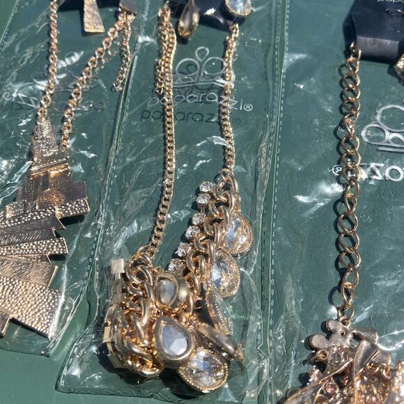 NWT Bundle of 4 Paparazzi gold necklace and earrings set - Picture 5 of 7